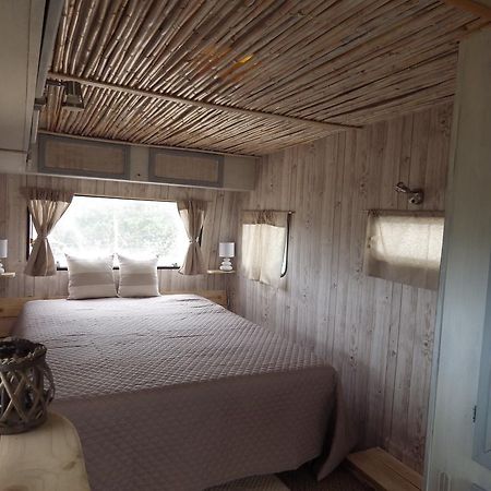 La Cera Farm Camping B&B ซานตา เตเรซา กัลลูรา ภายนอก รูปภาพ