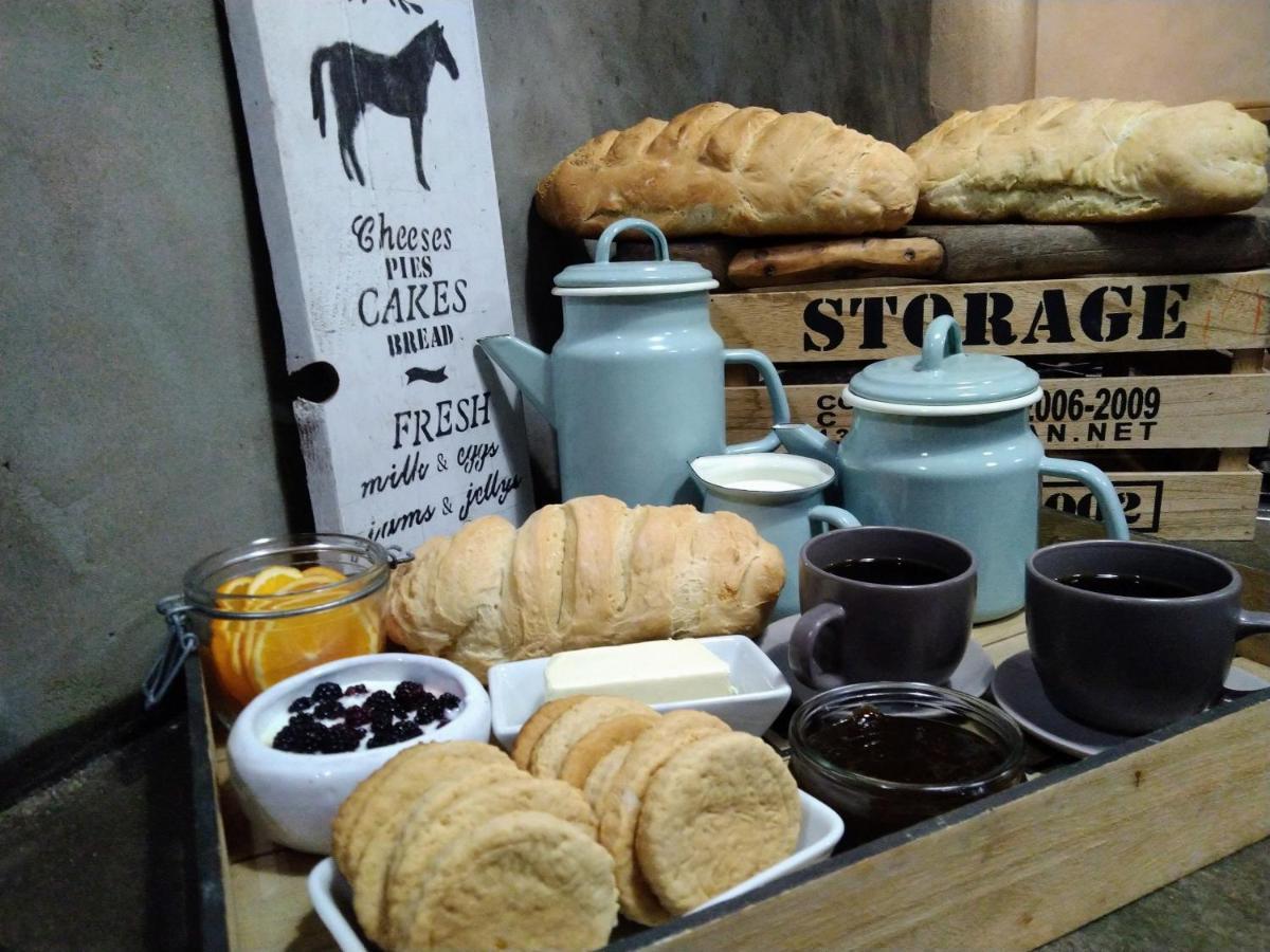 La Cera Farm Camping B&B ซานตา เตเรซา กัลลูรา ภายนอก รูปภาพ