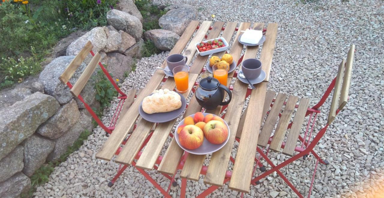 La Cera Farm Camping B&B ซานตา เตเรซา กัลลูรา ภายนอก รูปภาพ