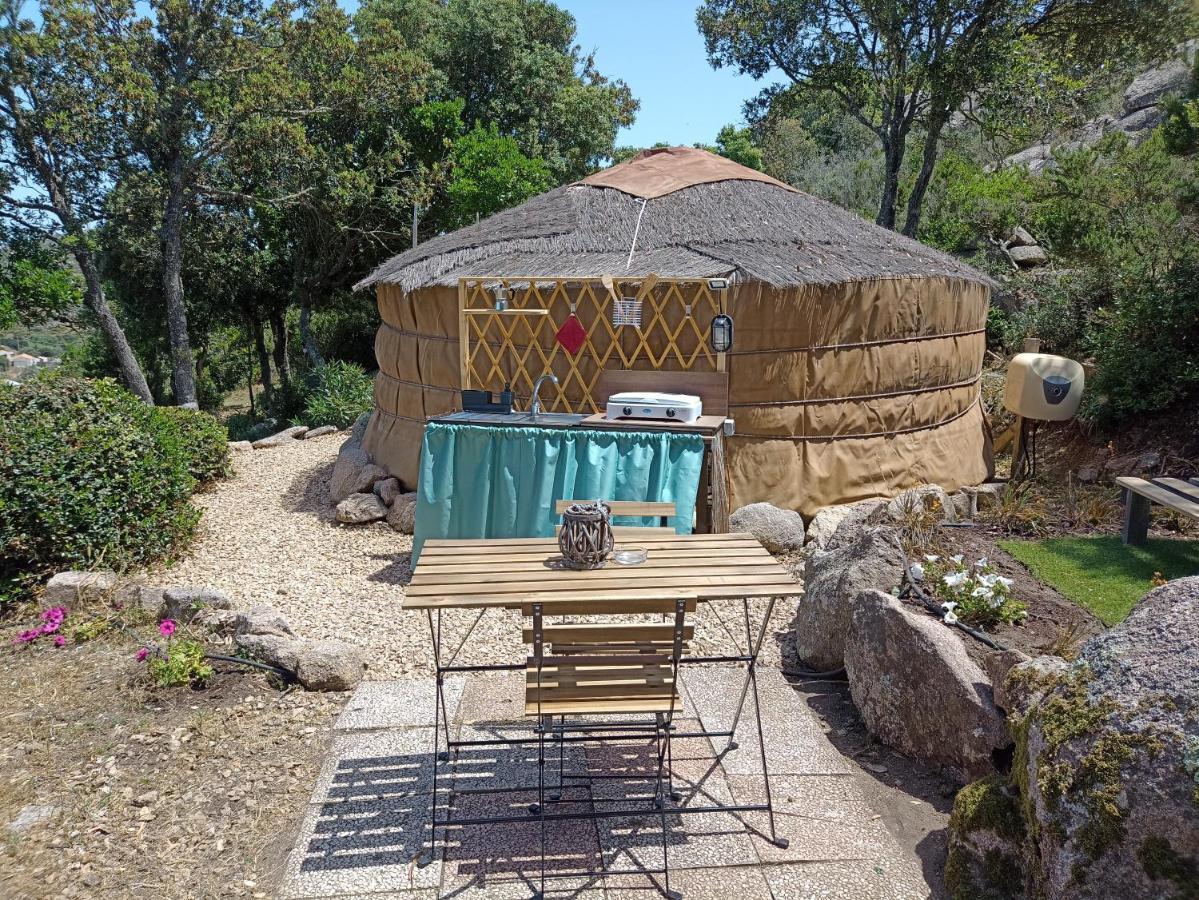 La Cera Farm Camping B&B ซานตา เตเรซา กัลลูรา ภายนอก รูปภาพ
