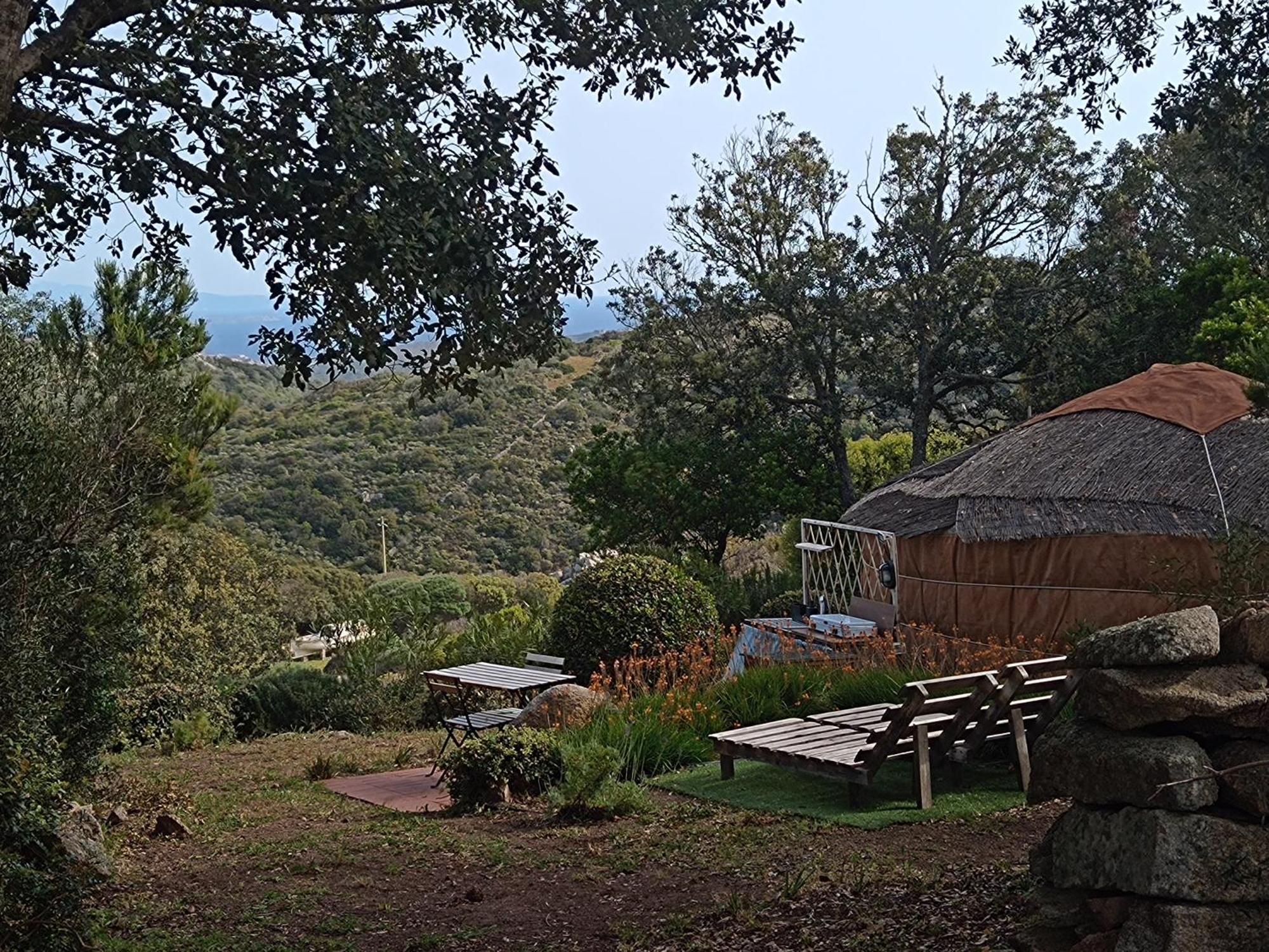 La Cera Farm Camping B&B ซานตา เตเรซา กัลลูรา ภายนอก รูปภาพ