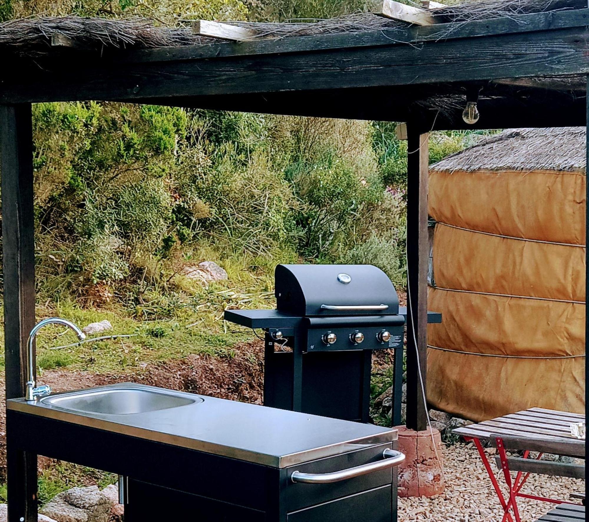 La Cera Farm Camping B&B ซานตา เตเรซา กัลลูรา ภายนอก รูปภาพ