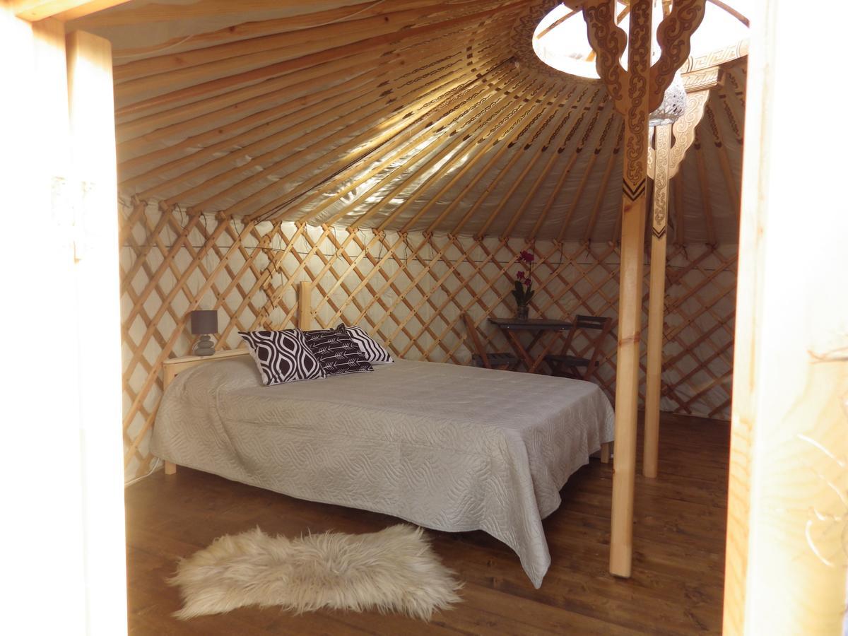 La Cera Farm Camping B&B ซานตา เตเรซา กัลลูรา ภายนอก รูปภาพ